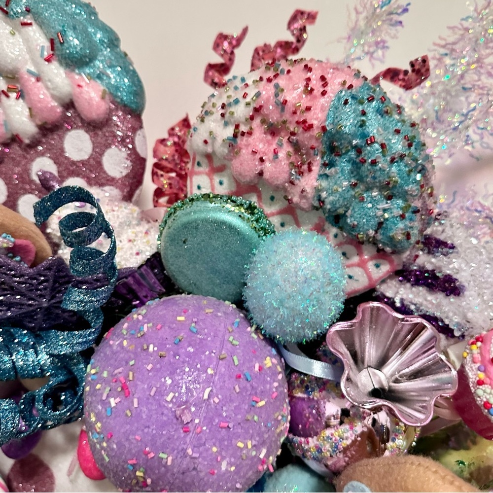 Unique Christmas Floral Sweet Treats Candy Pastel Door Wall Wreath Holiday Decor - Picture 6 of 11